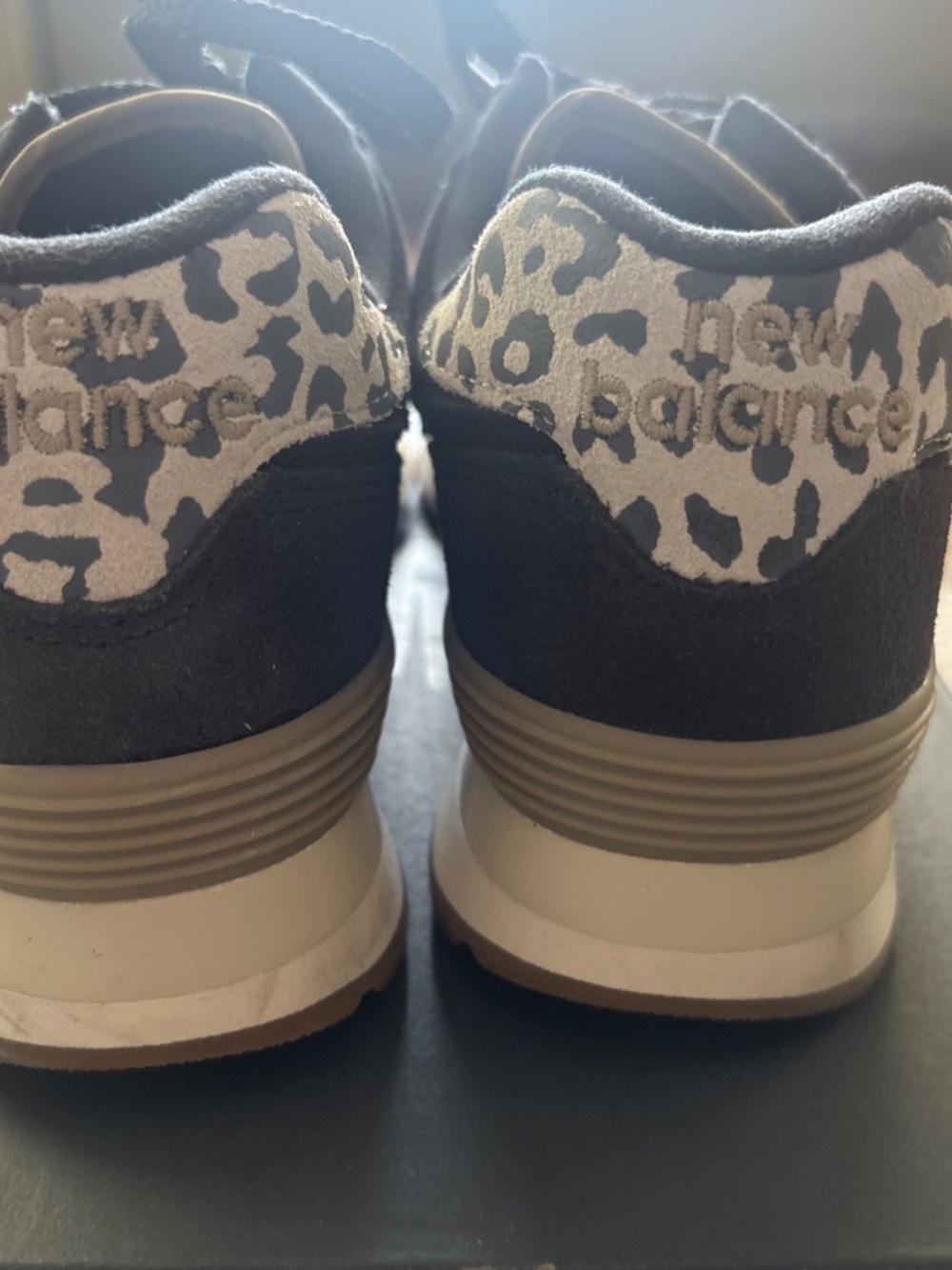 Women’s New Balance 574 Black/ White Sz. 9.5 - Picture 4 of 6